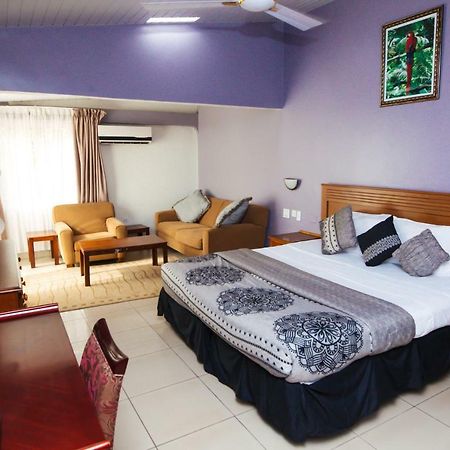 Crismon Hotel 特马 外观 照片